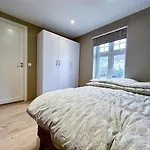 Stylish & Bright Penthouse - Office - Sentral