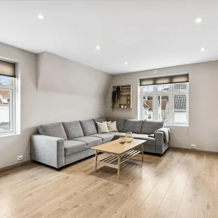 Leilighet Stylish & Bright Penthouse - Office - 5 Star Location!