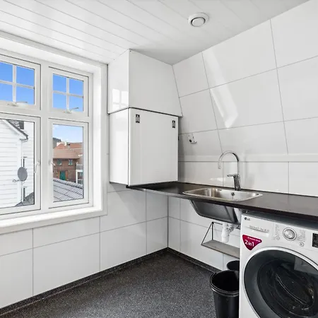 Stylish & Bright Penthouse - Office - Sentral