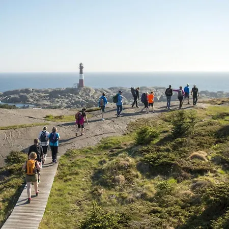 Stylish & Bright Penthouse - Office - 5 Star Location!