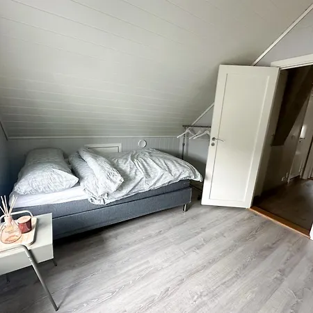 Stylish & Bright Penthouse - Office - 5 Star Location! * Egersund