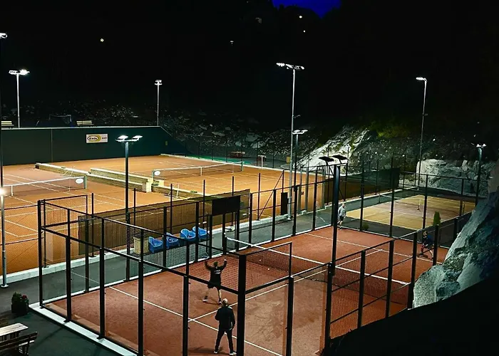 Stylish & Bright Penthouse - Office - 5 Star Location! Apartment *