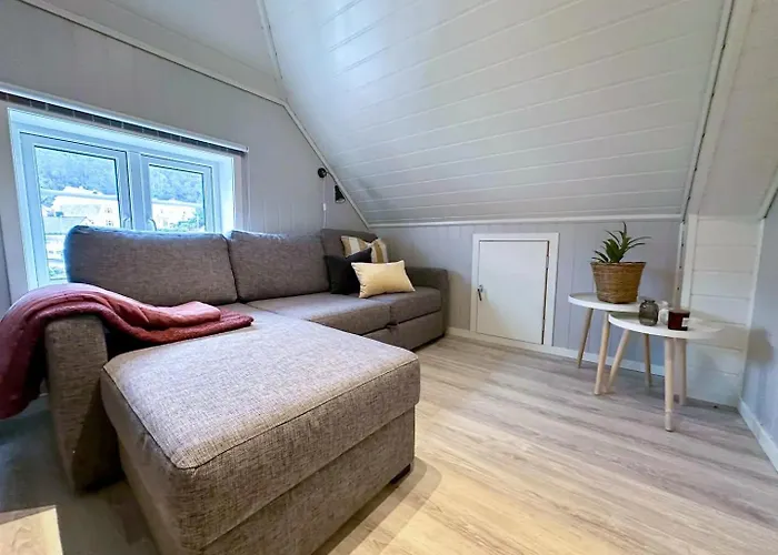 Stylish & Bright Penthouse - Office - 5 Star Location! Egersund