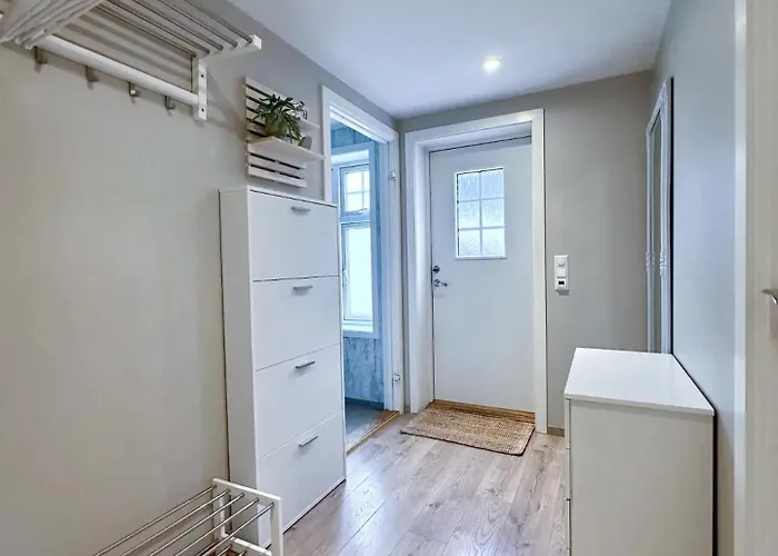 Stylish & Bright Penthouse - Office - 5 Star Location! Leilighet *