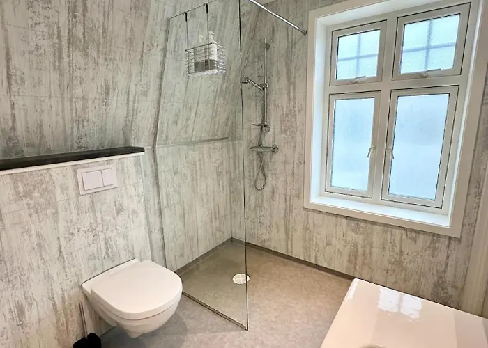 Stylish & Bright Penthouse - Office - 5 Star Location! * Egersund