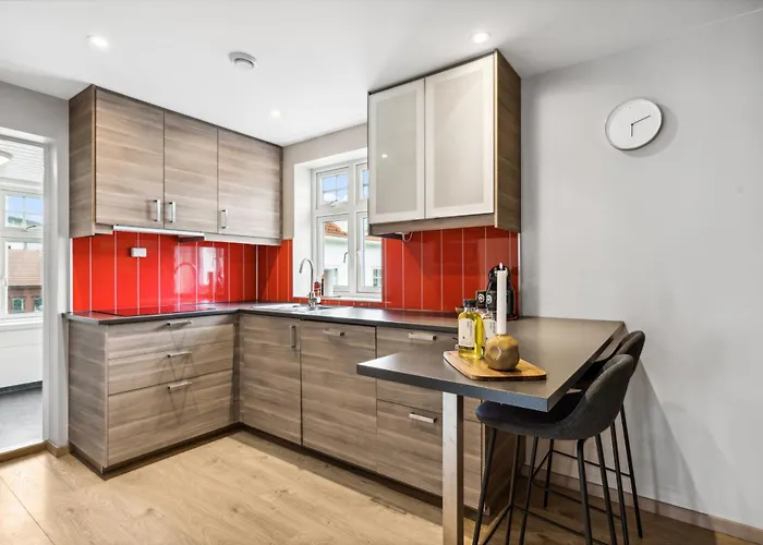 Stylish & Bright Penthouse - Office - 5 Star Location! Egersund