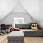 Stylish & Bright Penthouse - Office - Sentral Apartman *