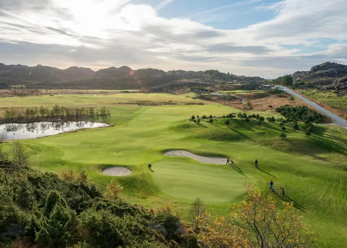 Stylish & Bright Penthouse - Office - 5 Star Location! Apartamento